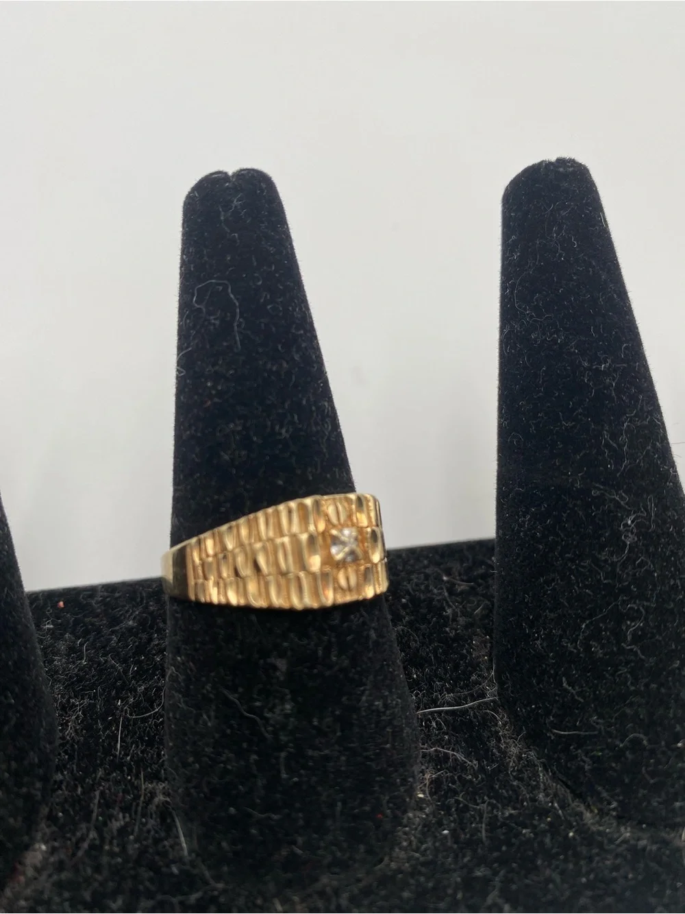 Vintage Gold Tone Textured Band Ring Diamond-Cut Center 10k gold 3.8g Size 11.25